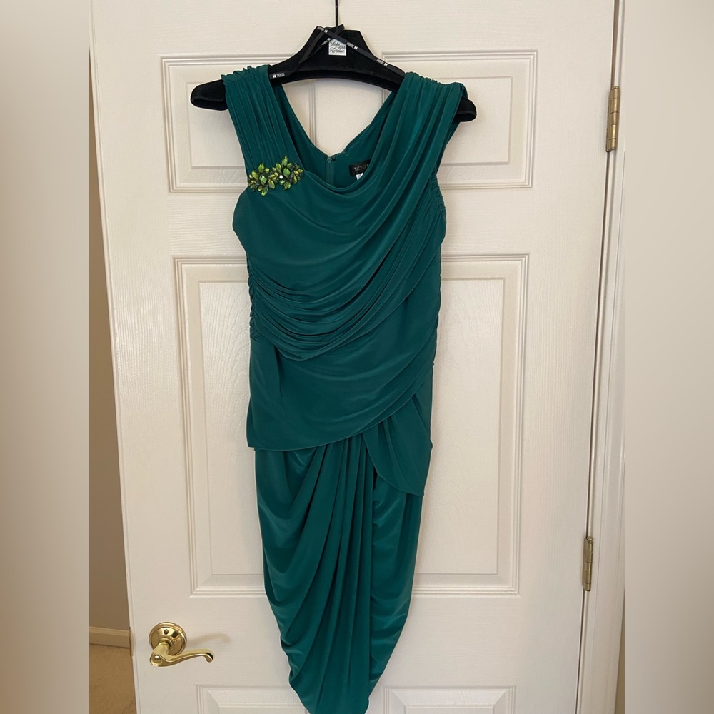 Tadashi Shoji Green dress with broach embellishment. Gorgeous dress.